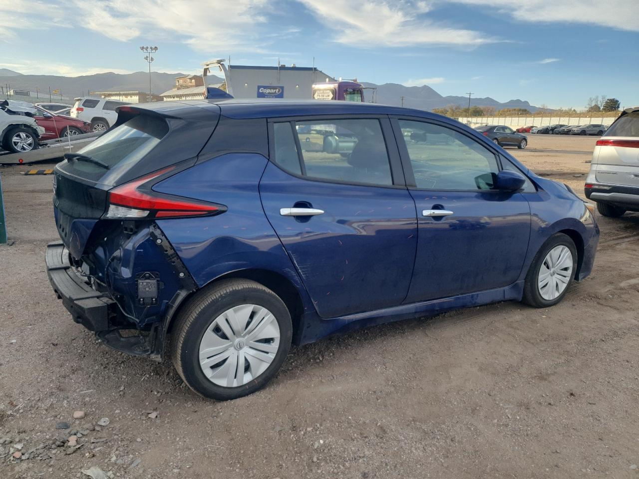 2025 NISSAN LEAF