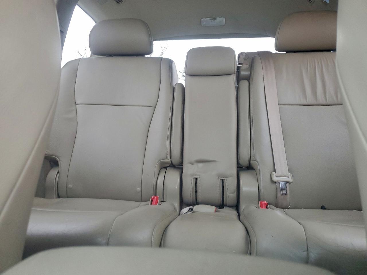 2010 TOYOTA HIGHLANDER