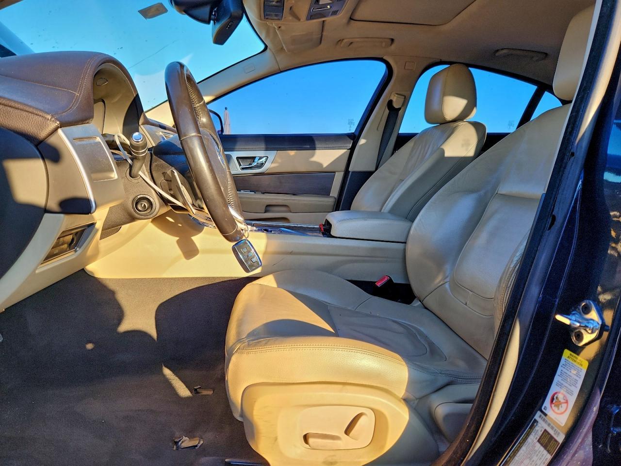 2013 JAGUAR XF