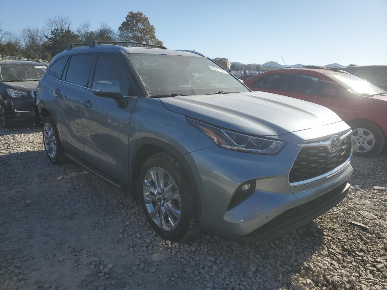 2019 NISSAN KICKS
