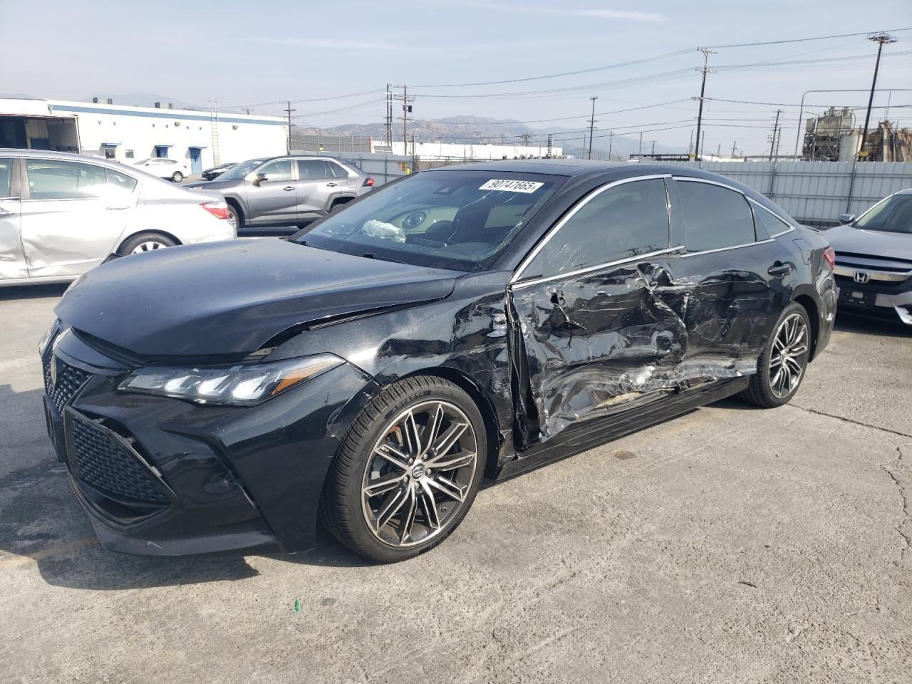 2019 TOYOTA Avalon