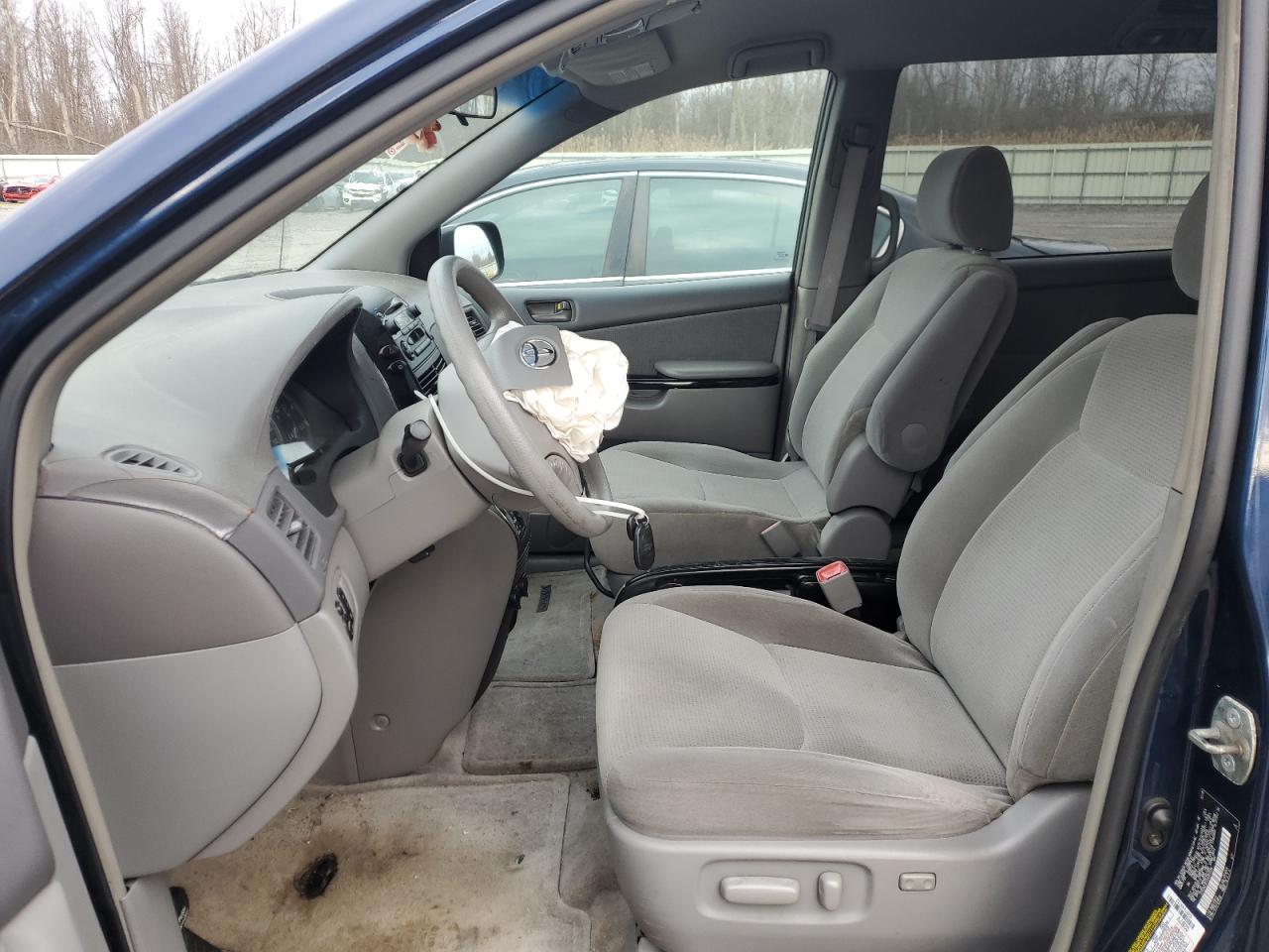 2005 TOYOTA SIENNA