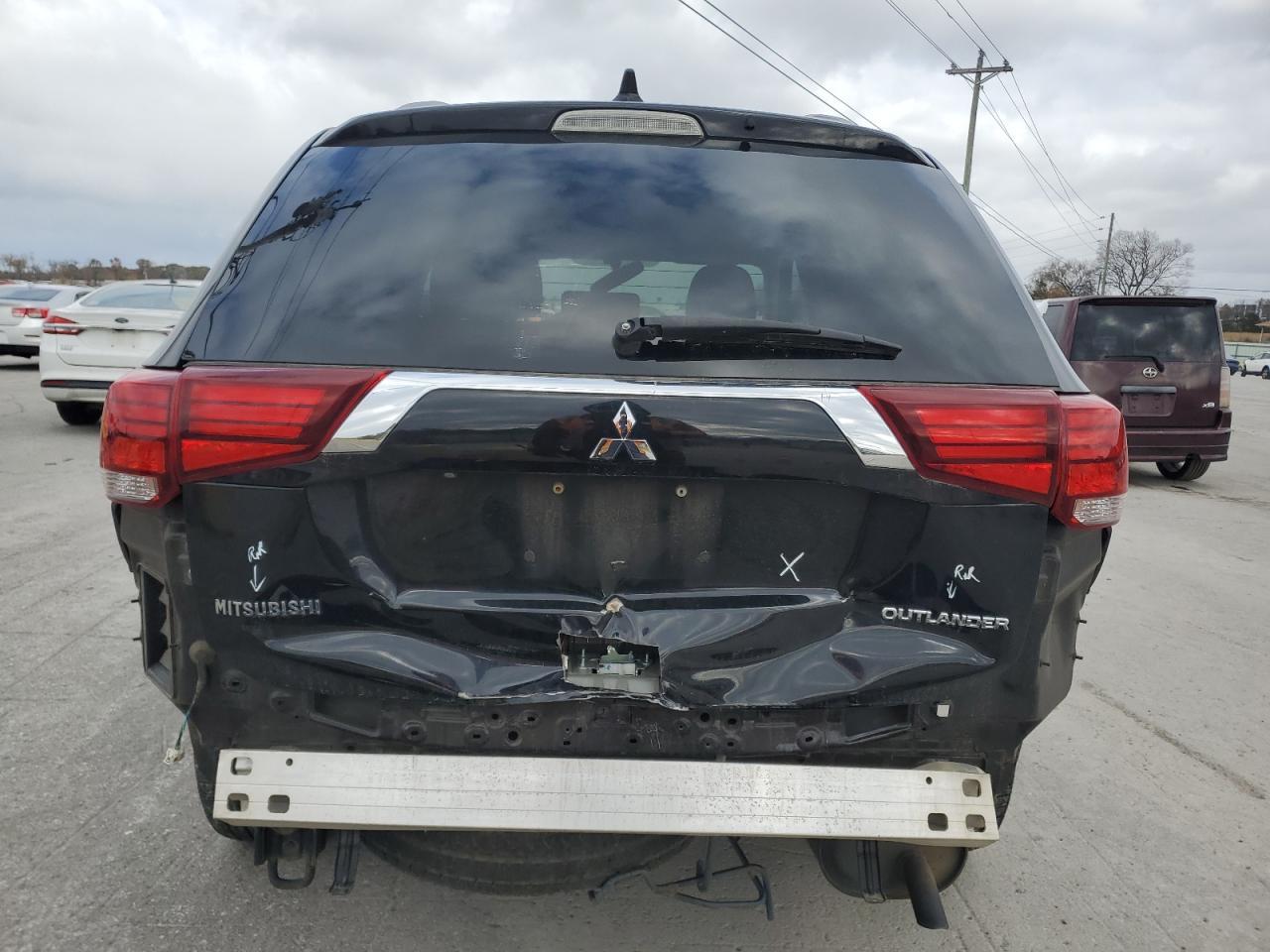 2018 MITSUBISHI outlander