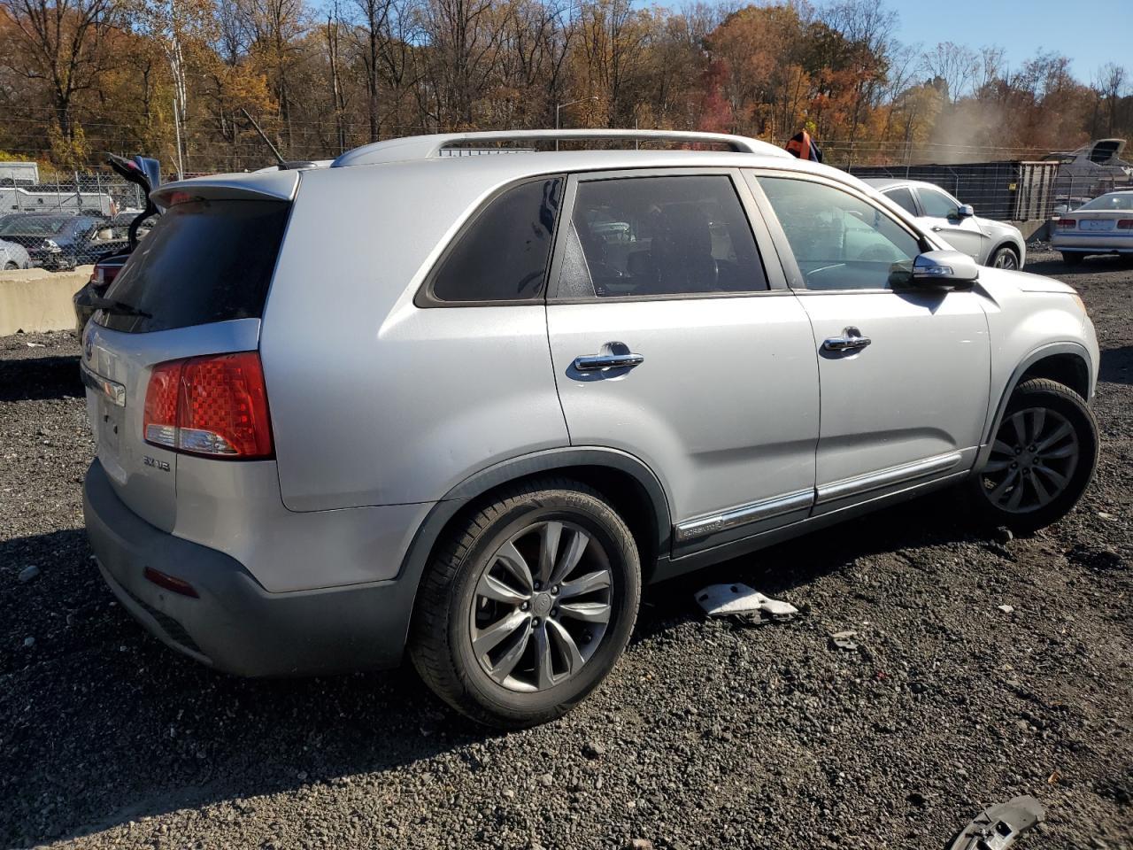 2011 KIA SORENTO
