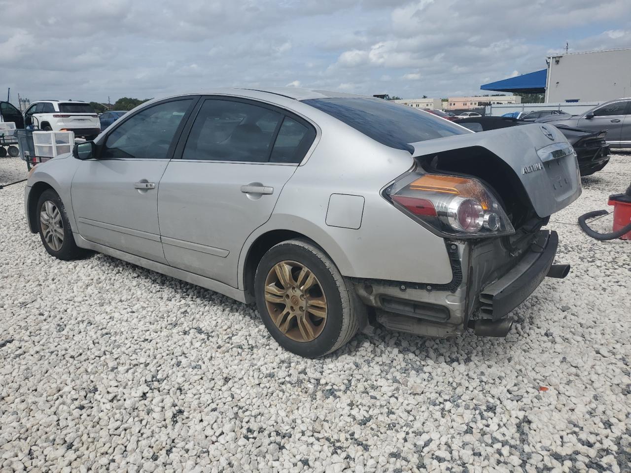 2010 NISSAN ALTIMA