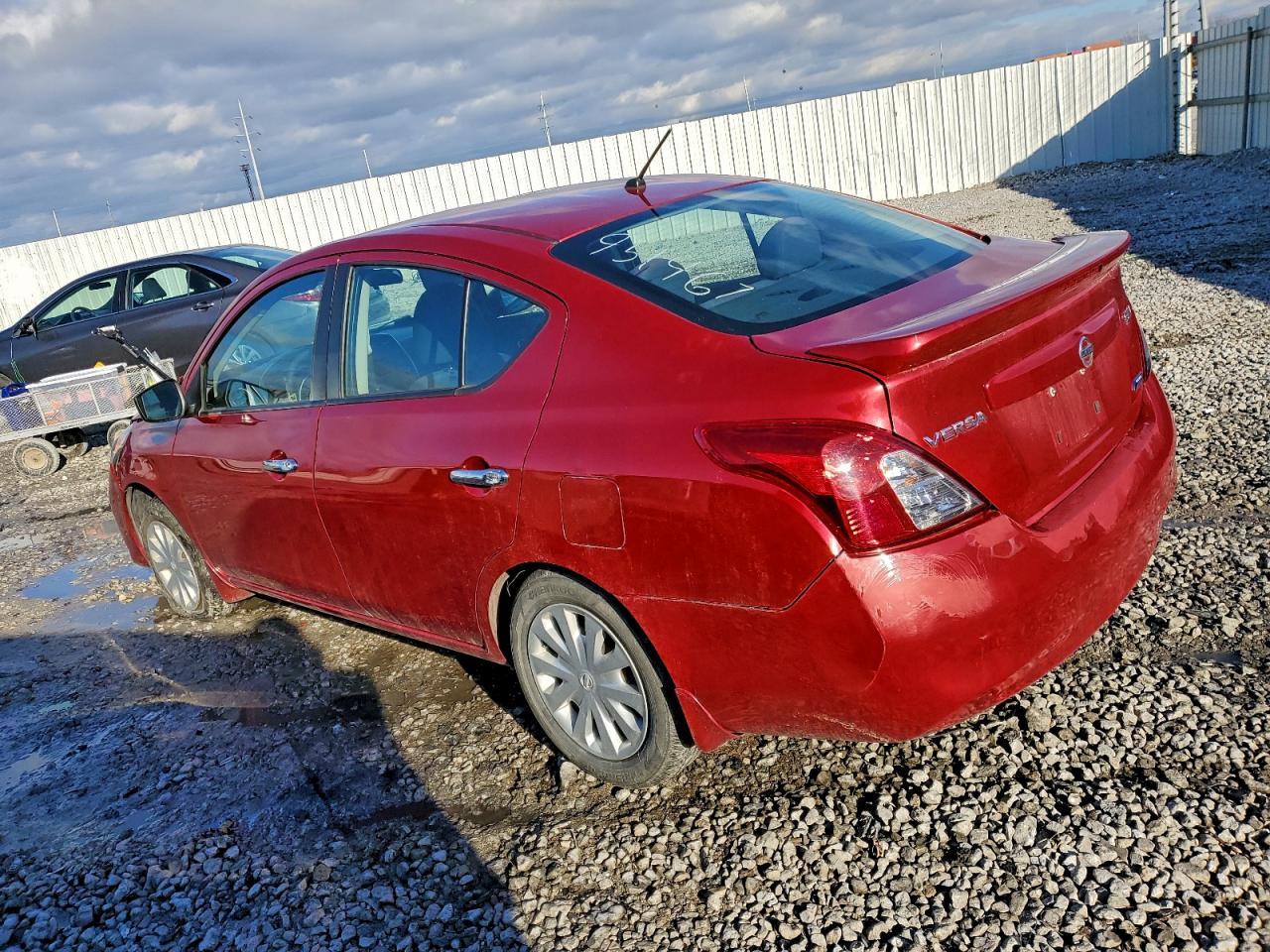 2015 NISSAN VERSA