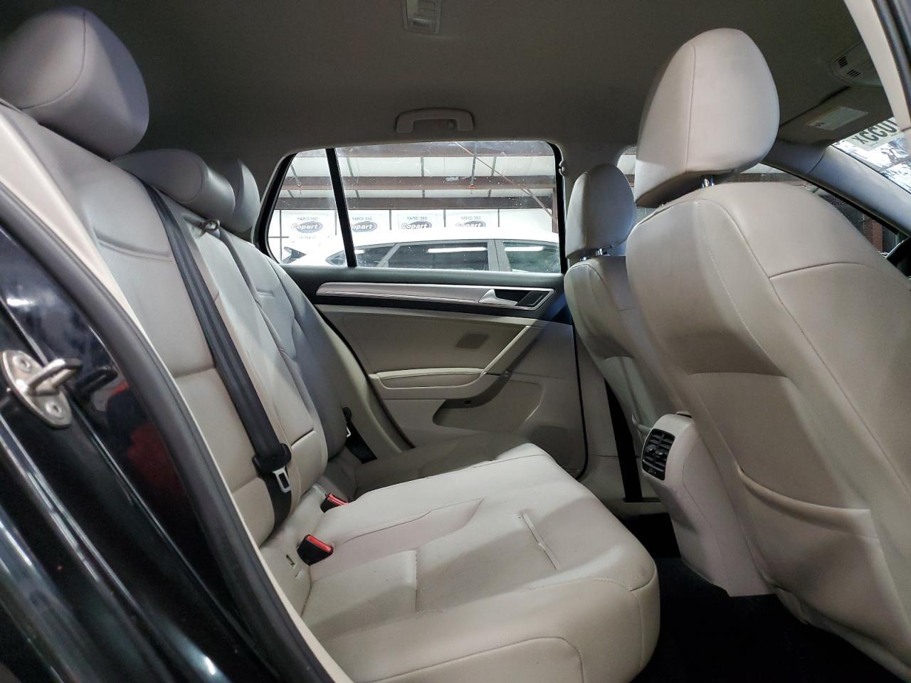 2016 VOLKSWAGEN e-Golf