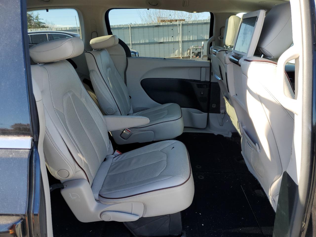 2019 CHRYSLER Pacifica