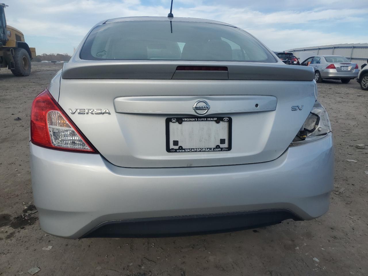 2017 NISSAN VERSA