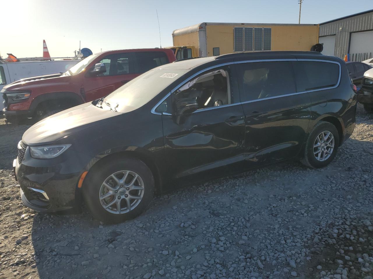 2022 CHRYSLER Pacifica