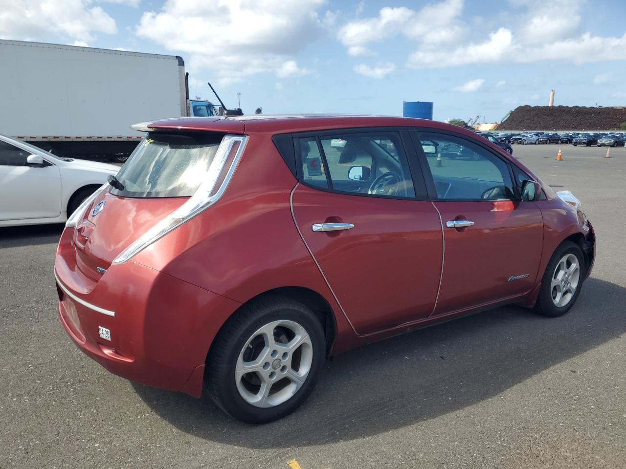 2015 NISSAN LEAF