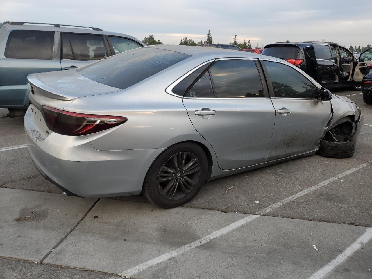 2016 TOYOTA CAMRY