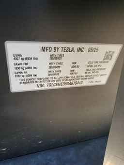 2025 TESLA Cybertruck