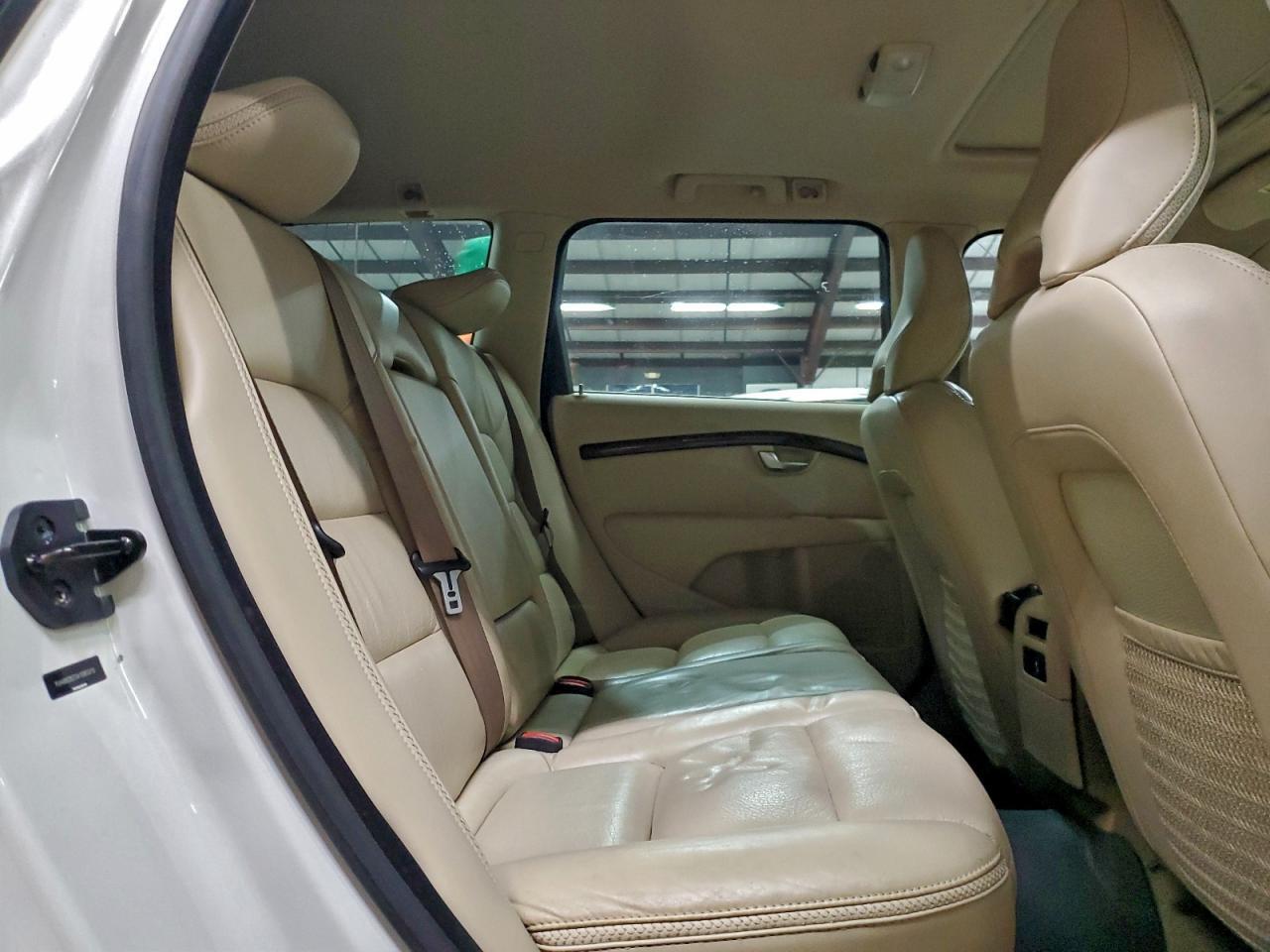 2010 VOLVO XC70
