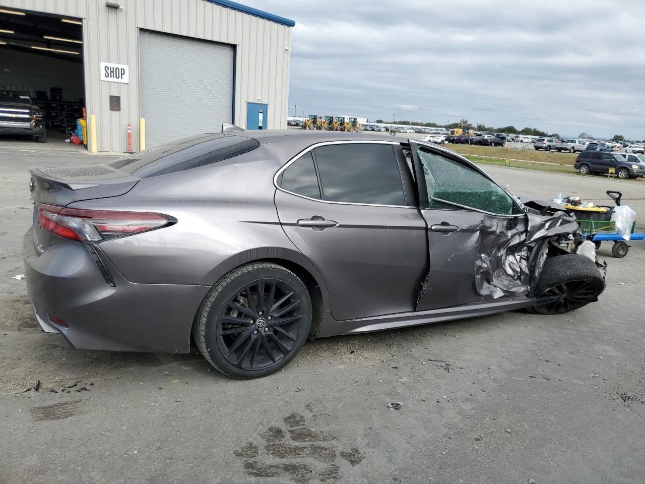 2022 TOYOTA CAMRY