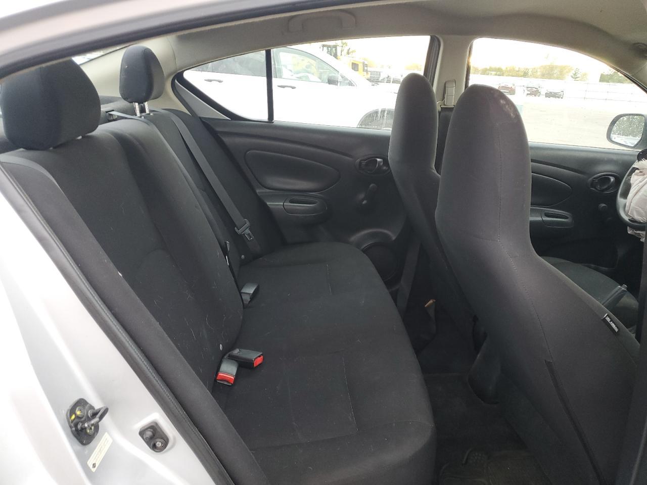 2015 NISSAN VERSA