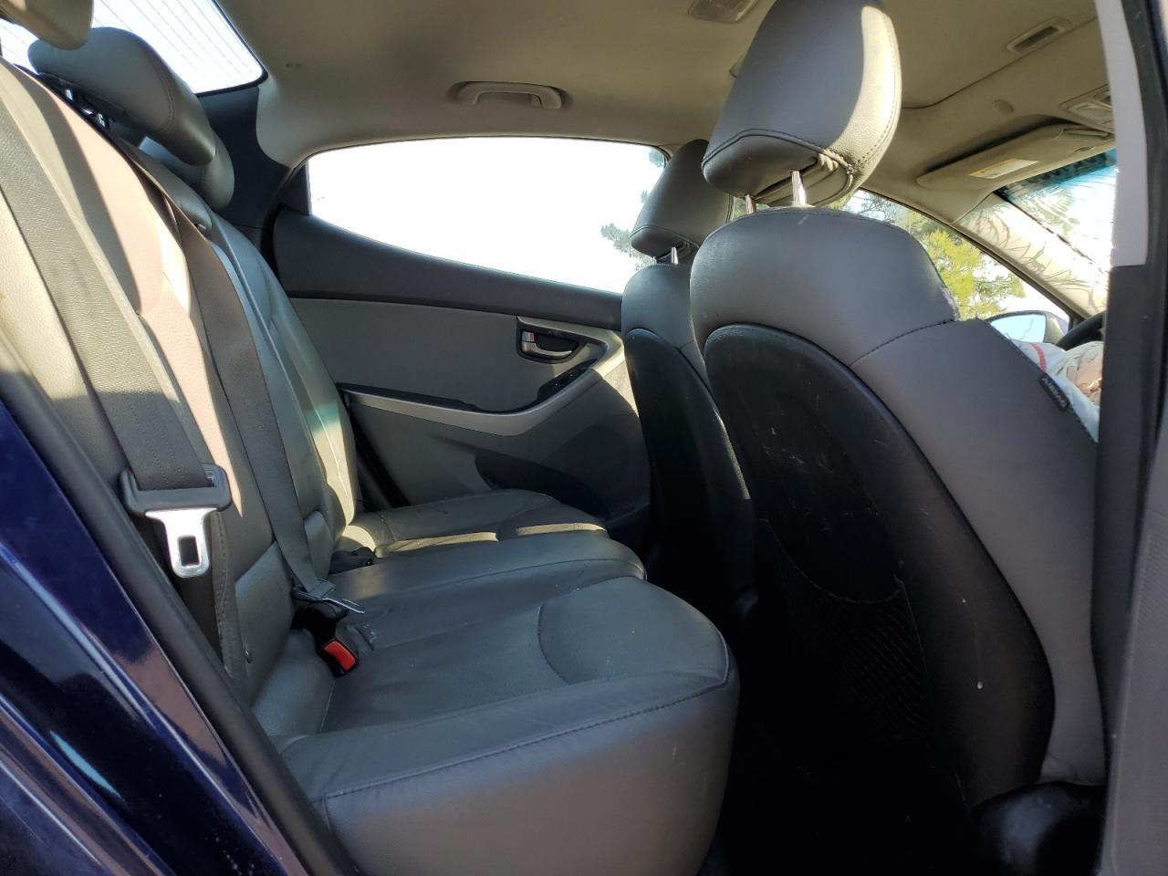 2011 HYUNDAI ELANTRA