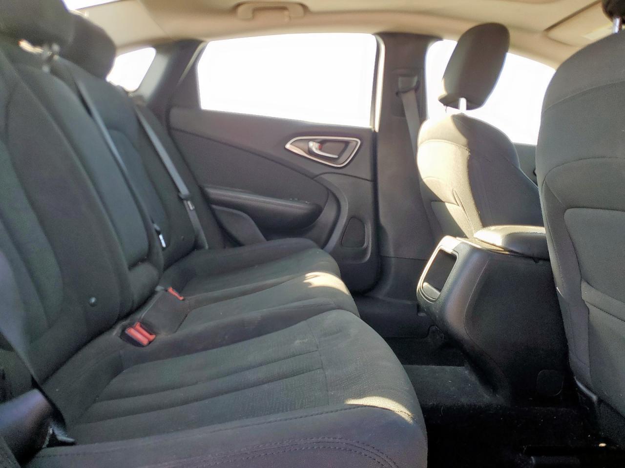 2016 CHRYSLER 200