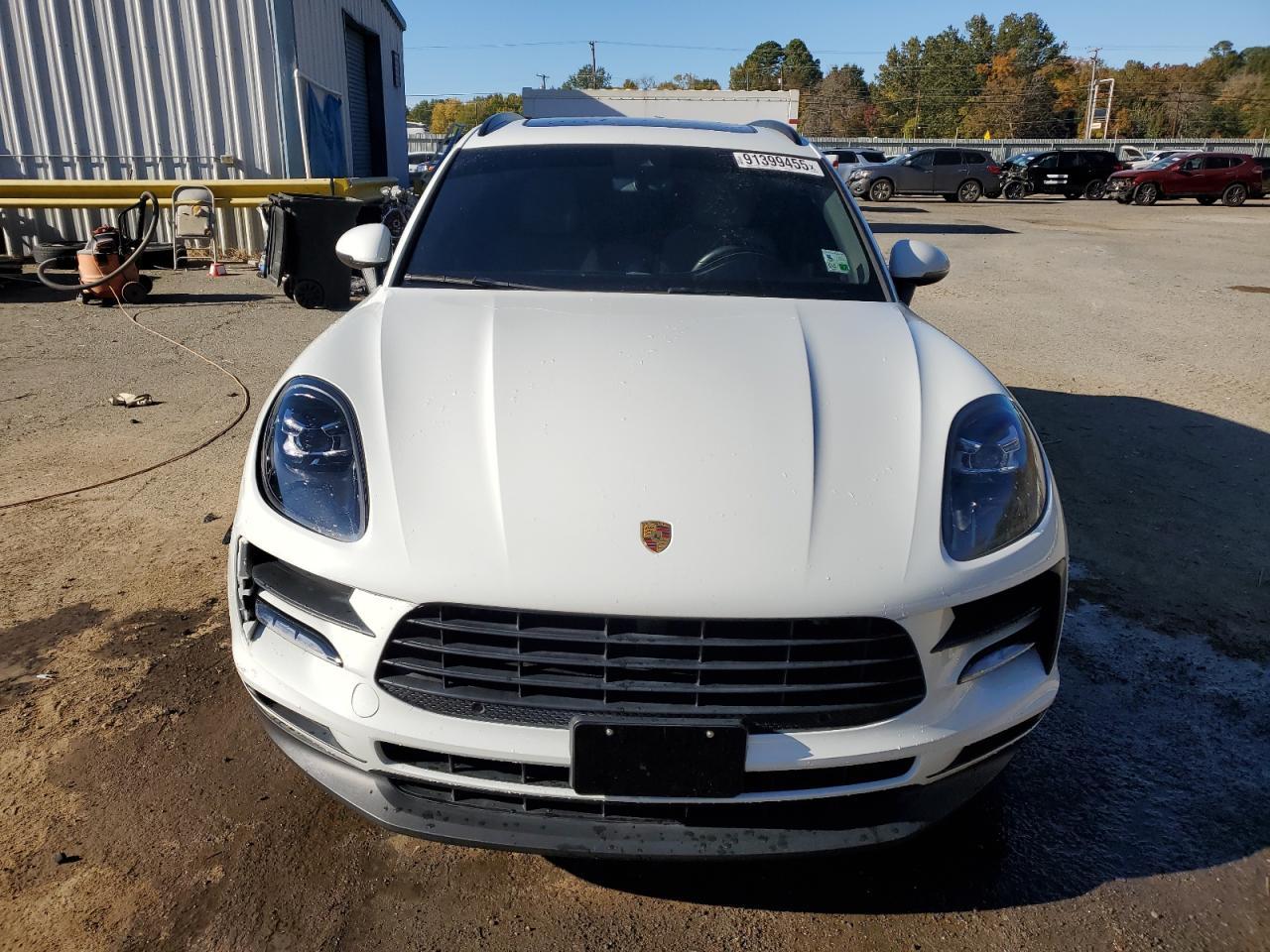 2019 PORSCHE Macan