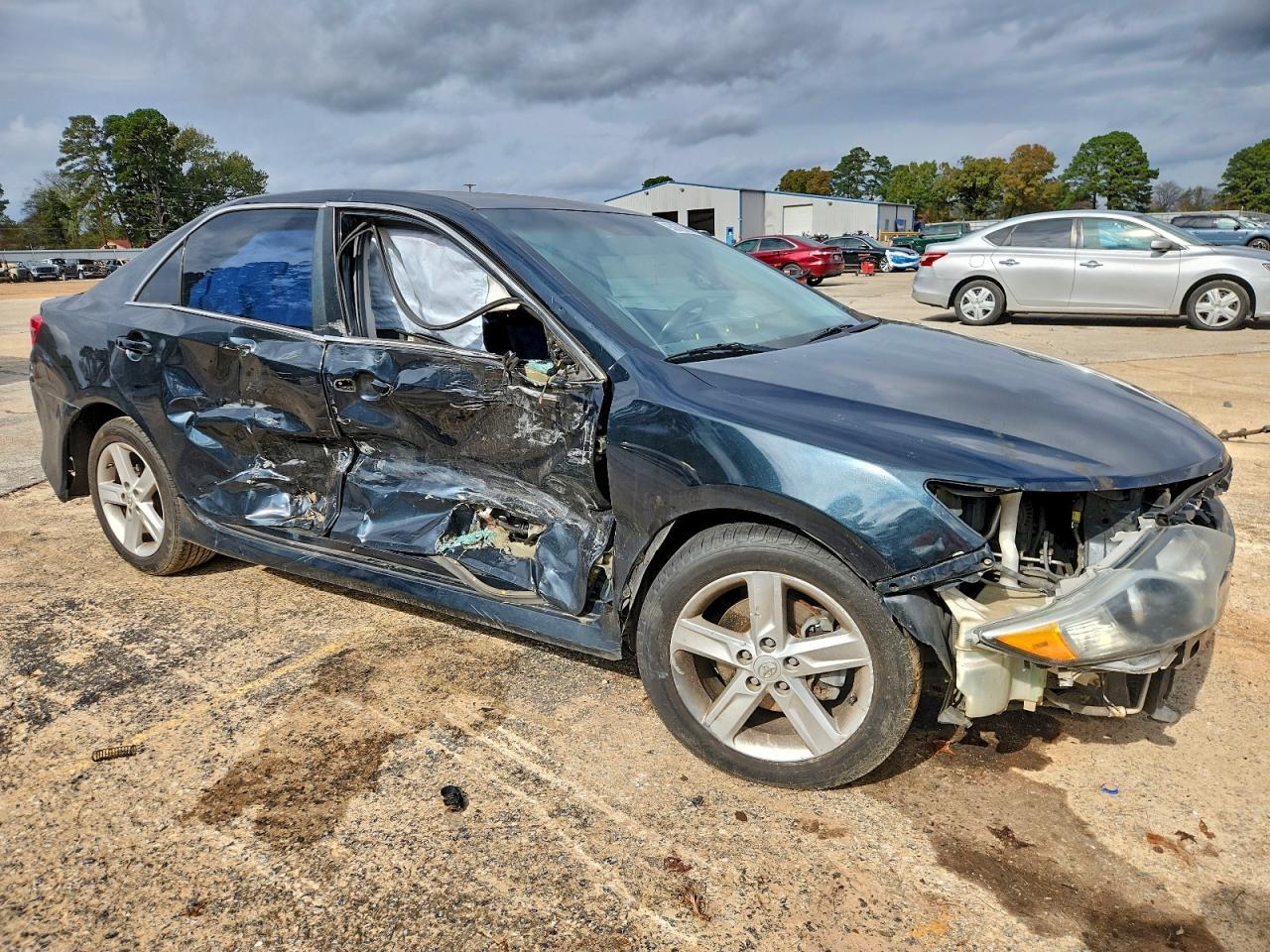 2012 TOYOTA CAMRY