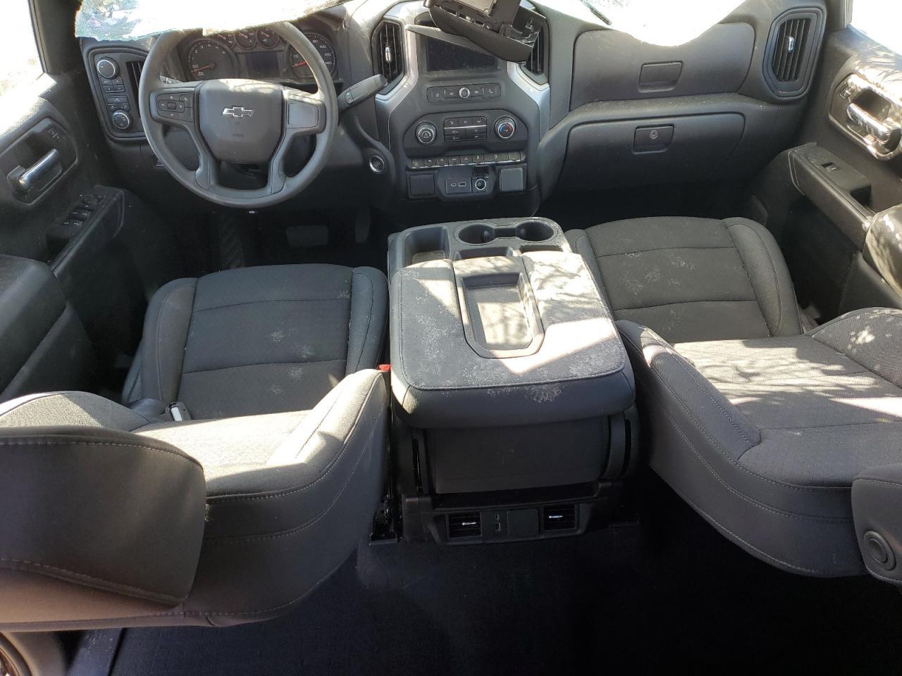 2024 CHEVROLET Silverado