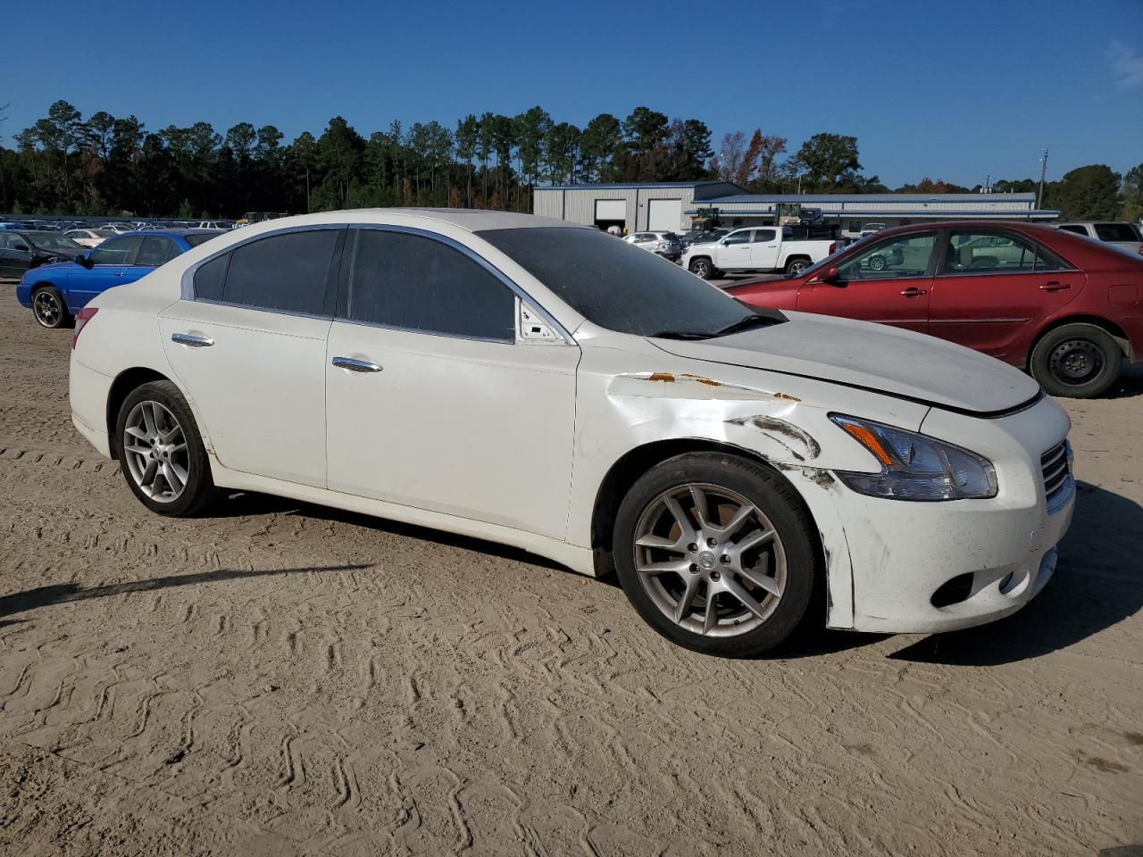 2011 NISSAN Maxima