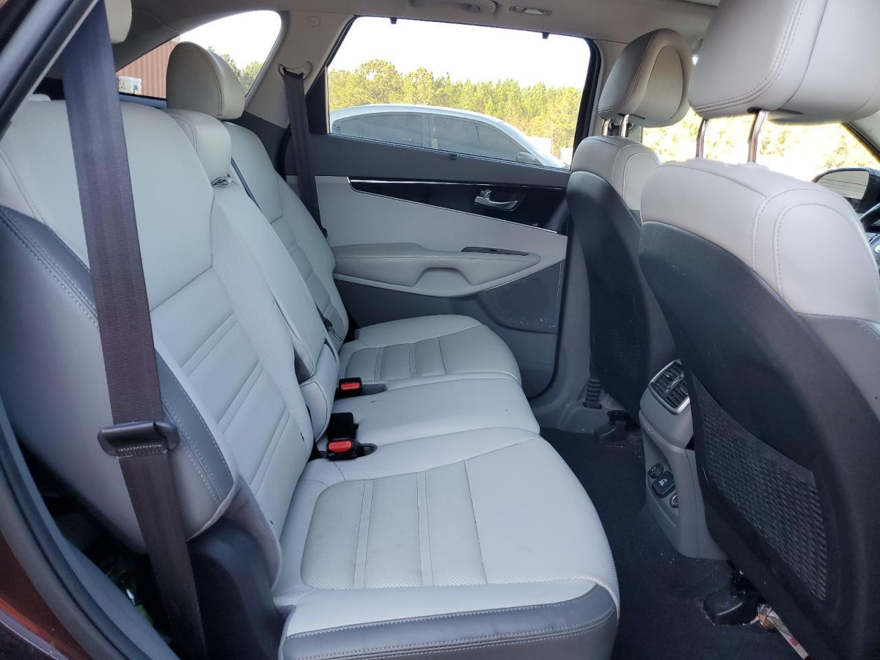 2016 KIA SORENTO
