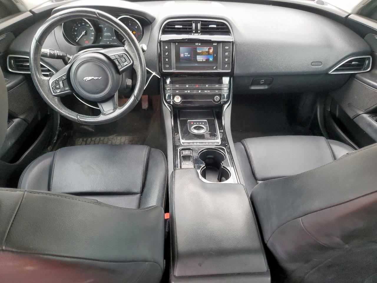 2017 JAGUAR XE