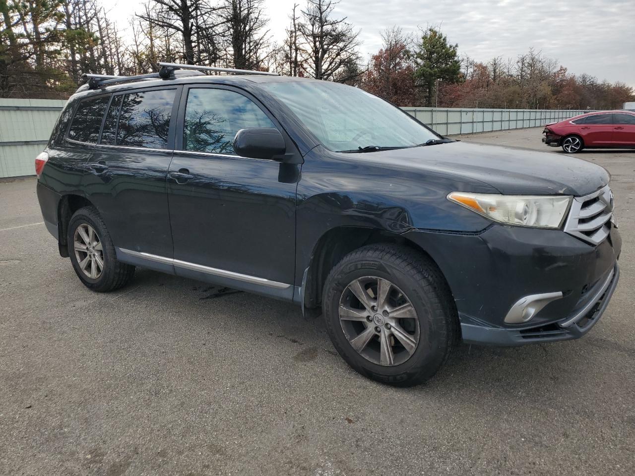2011 TOYOTA HIGHLANDER