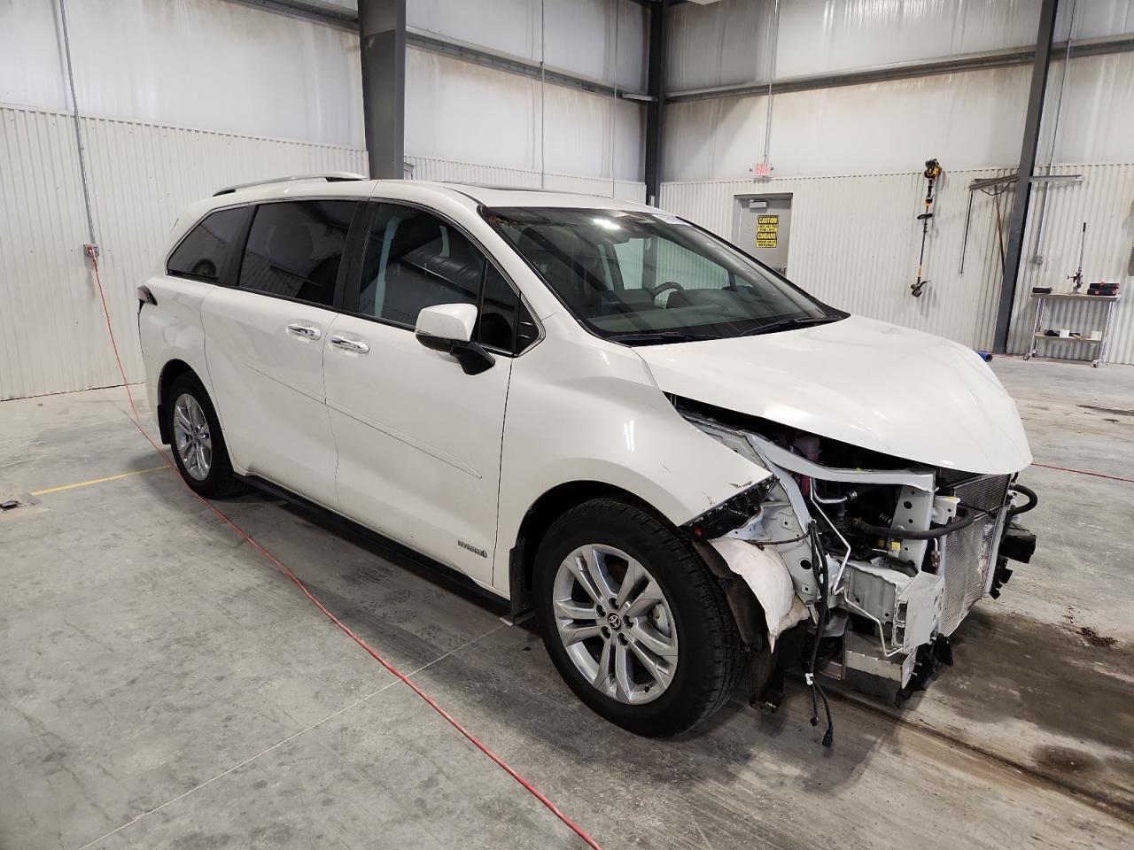 2021 TOYOTA SIENNA
