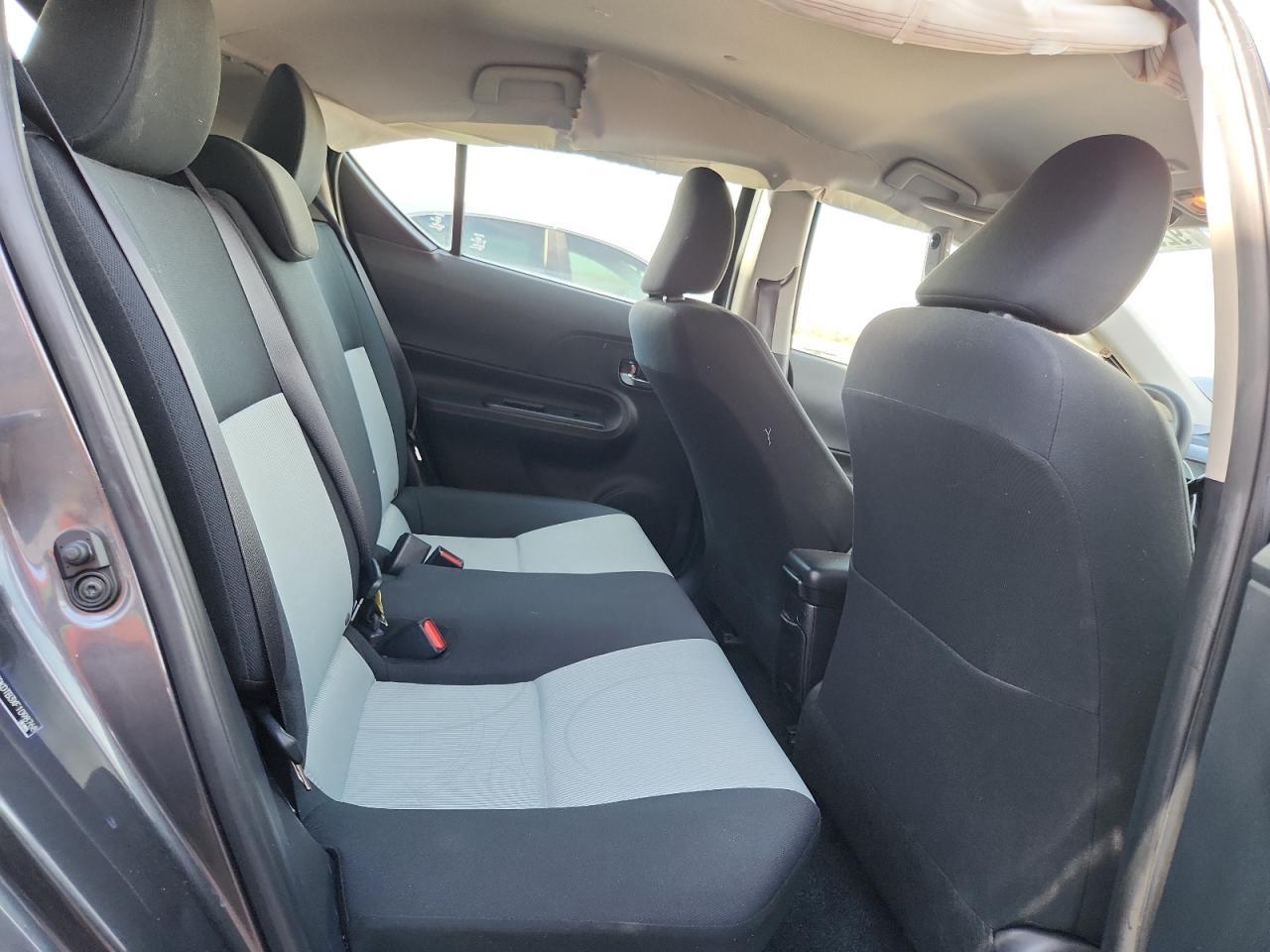2015 TOYOTA Prius c