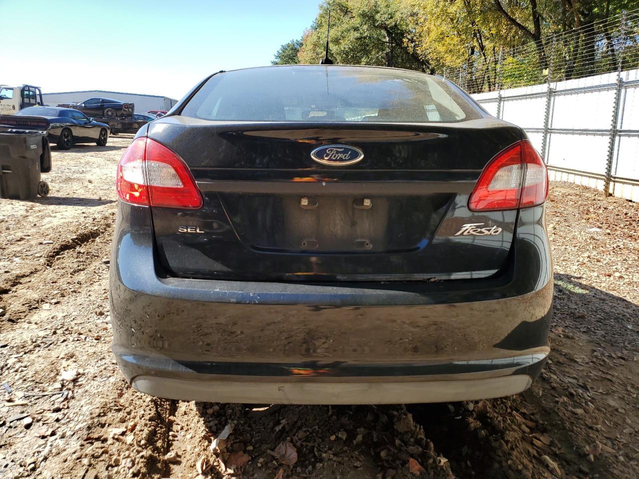 2011 FORD Fiesta