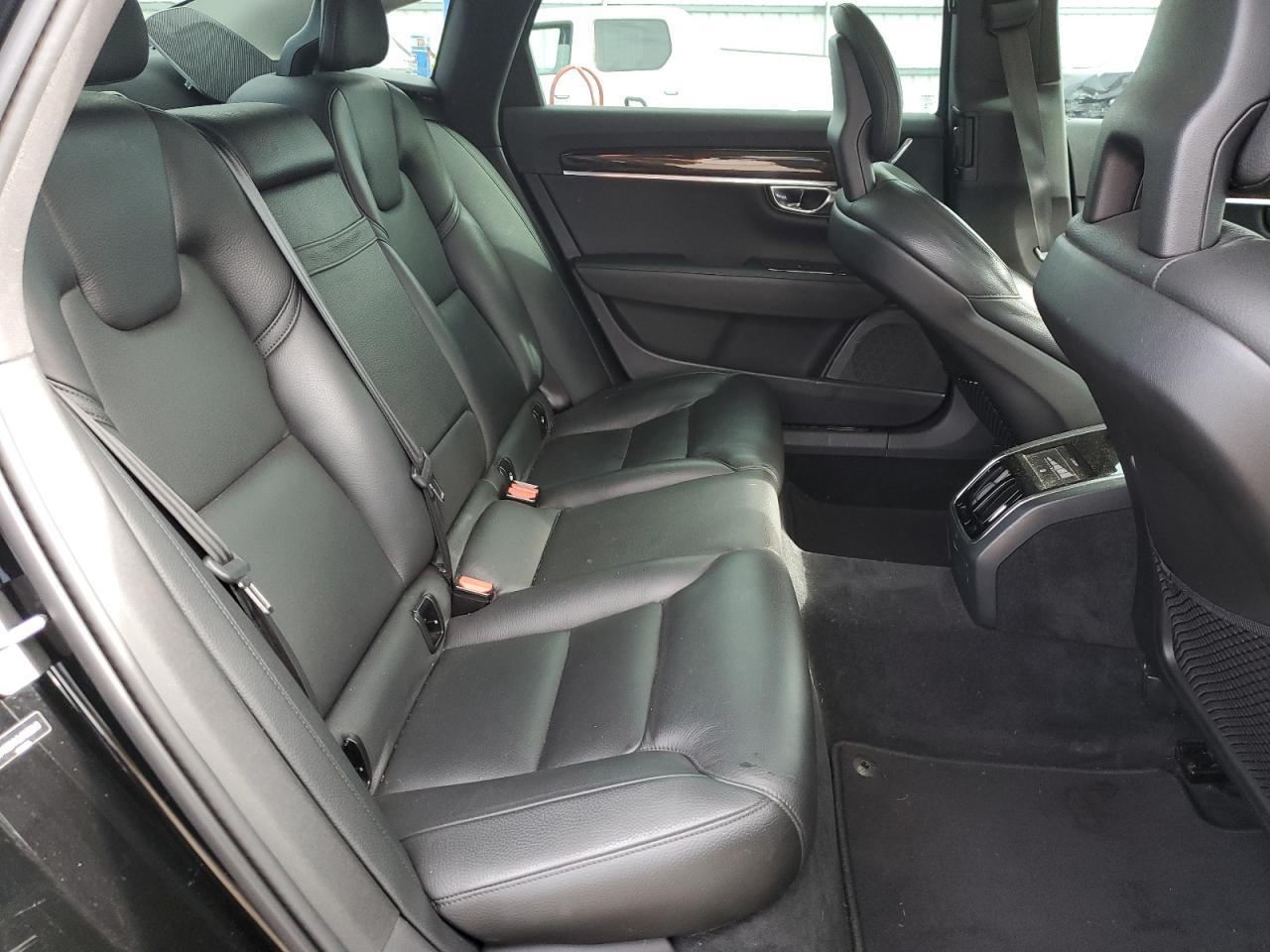 2018 VOLVO S90