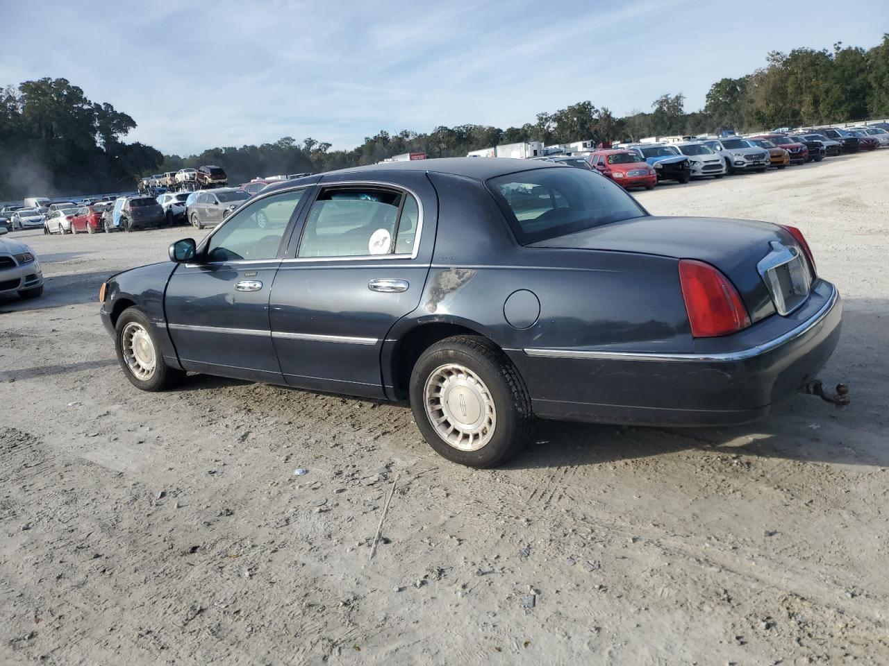 2000 LINCOLN Town Car