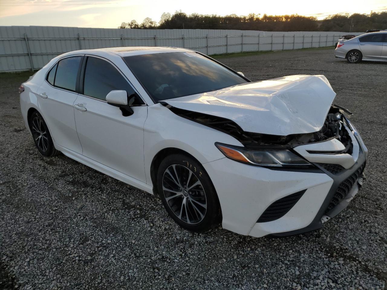2018 TOYOTA CAMRY