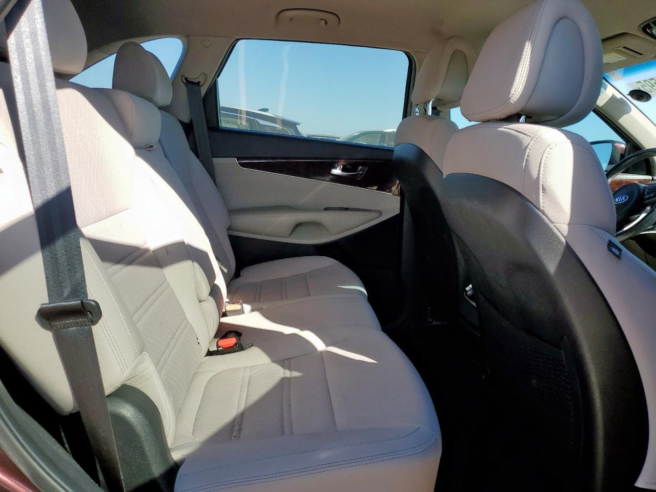 2016 KIA SORENTO