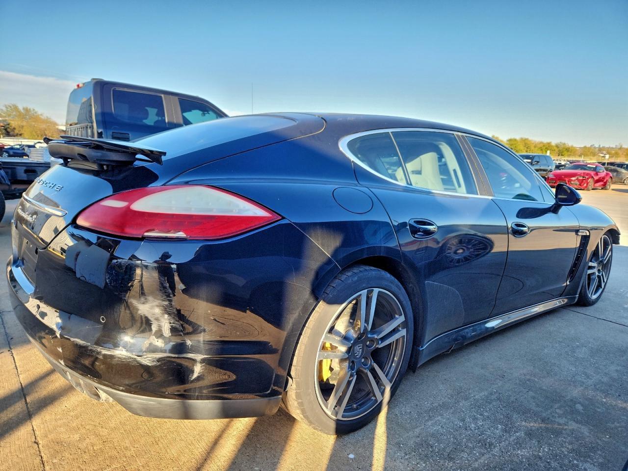 2010 PORSCHE Panamera
