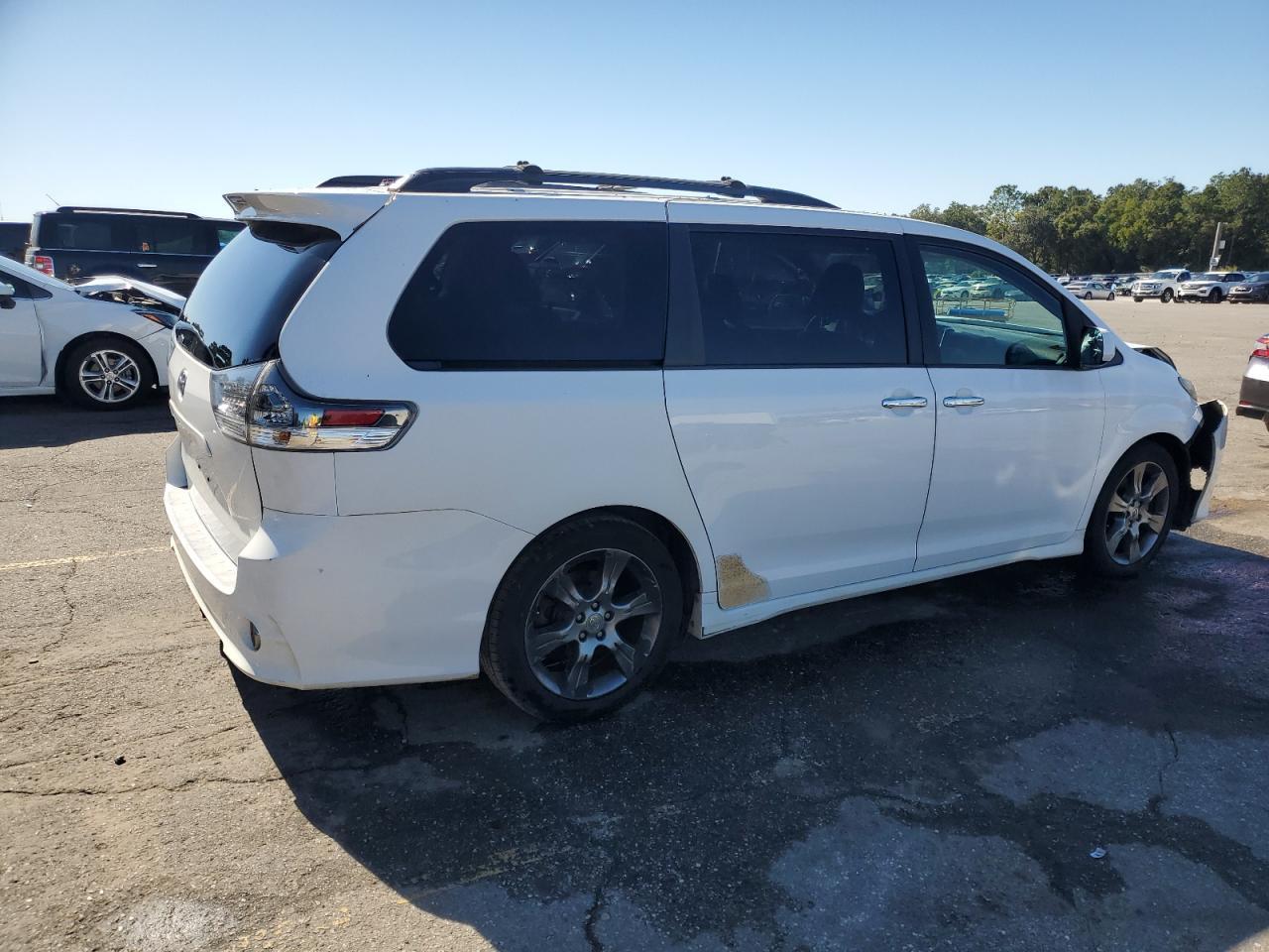 2015 TOYOTA SIENNA