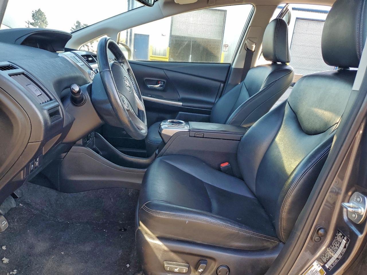 2017 TOYOTA PRIUS V