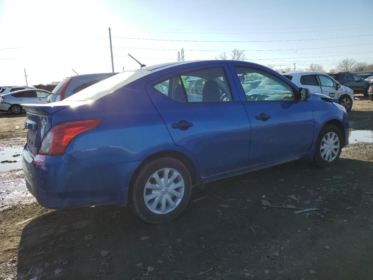 2015 NISSAN VERSA