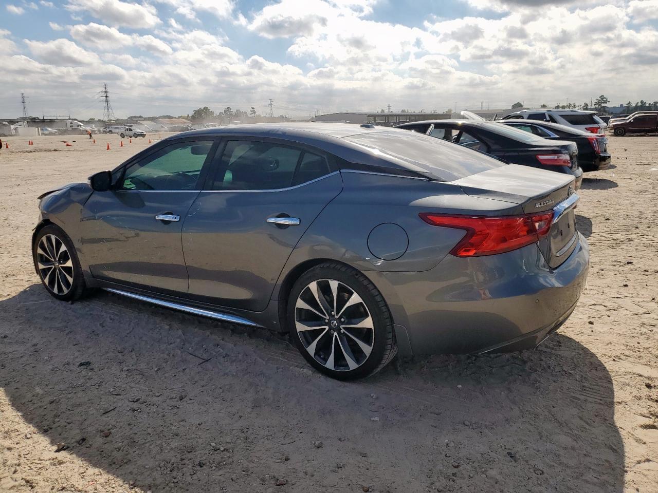 2017 NISSAN Maxima