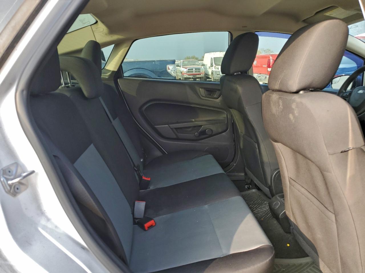 2015 FORD Fiesta