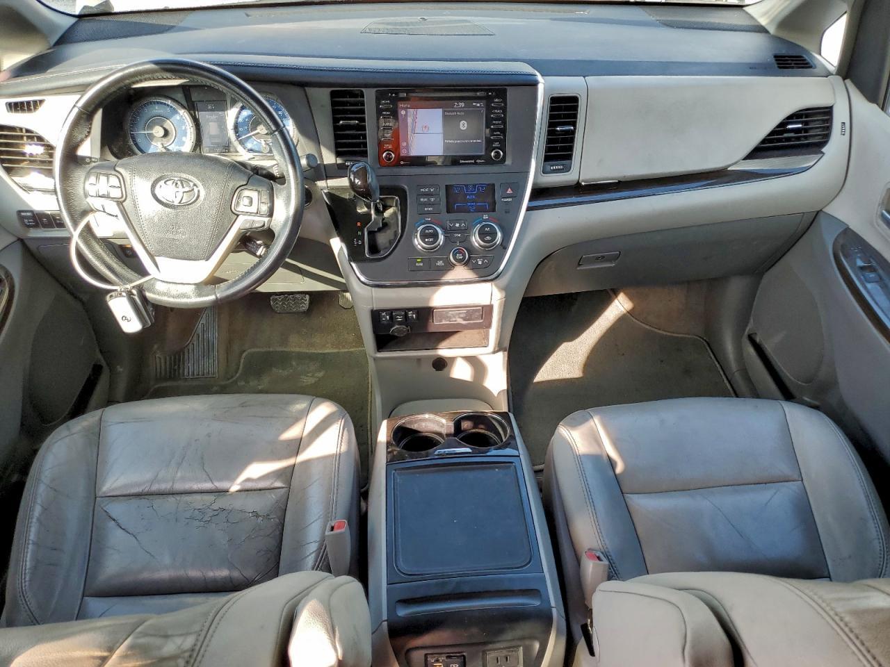 2018 TOYOTA SIENNA