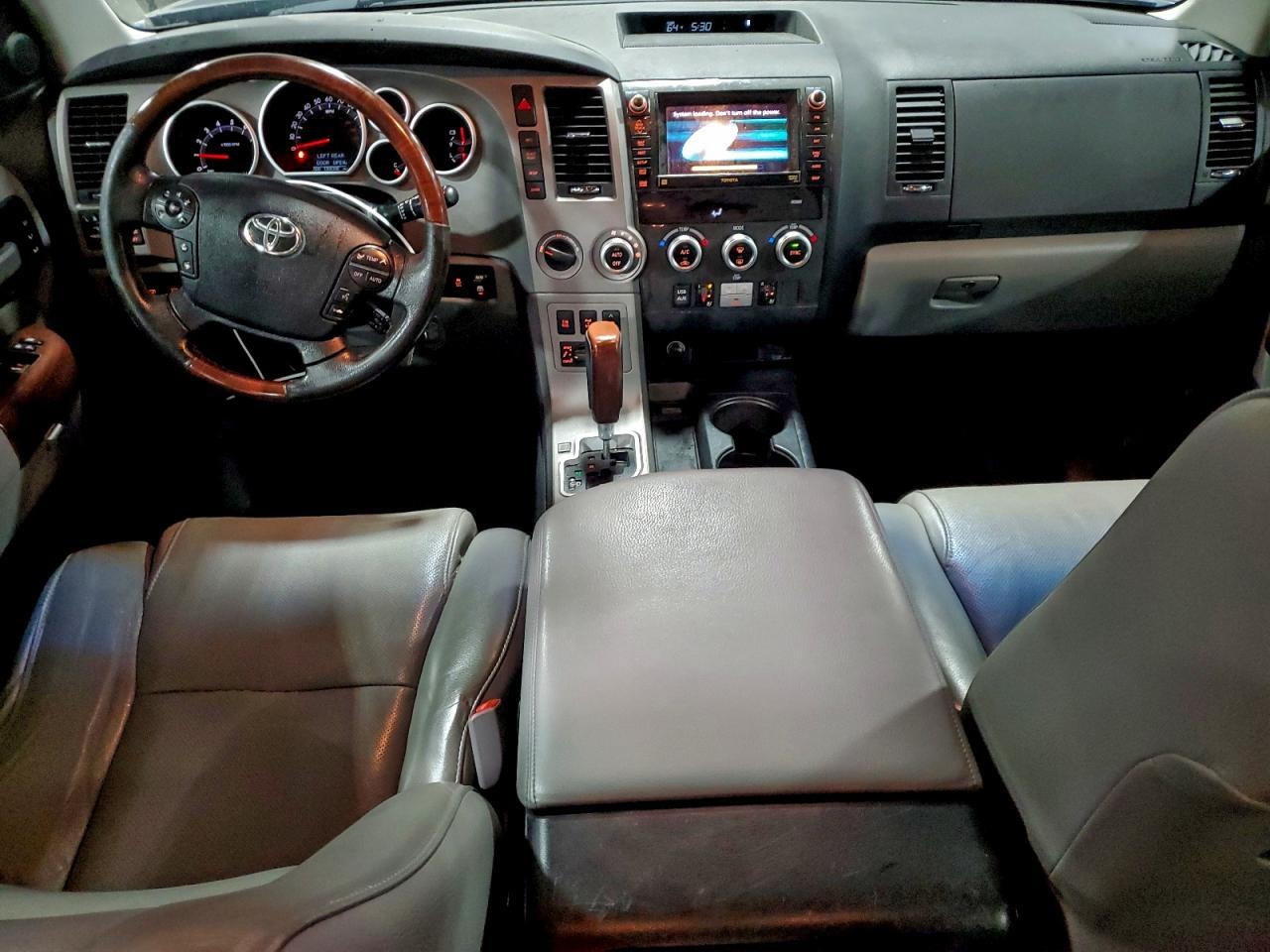 2012 TOYOTA Sequoia