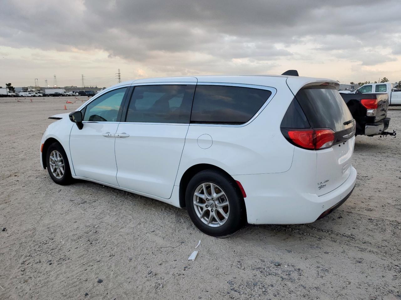 2025 CHRYSLER Voyager