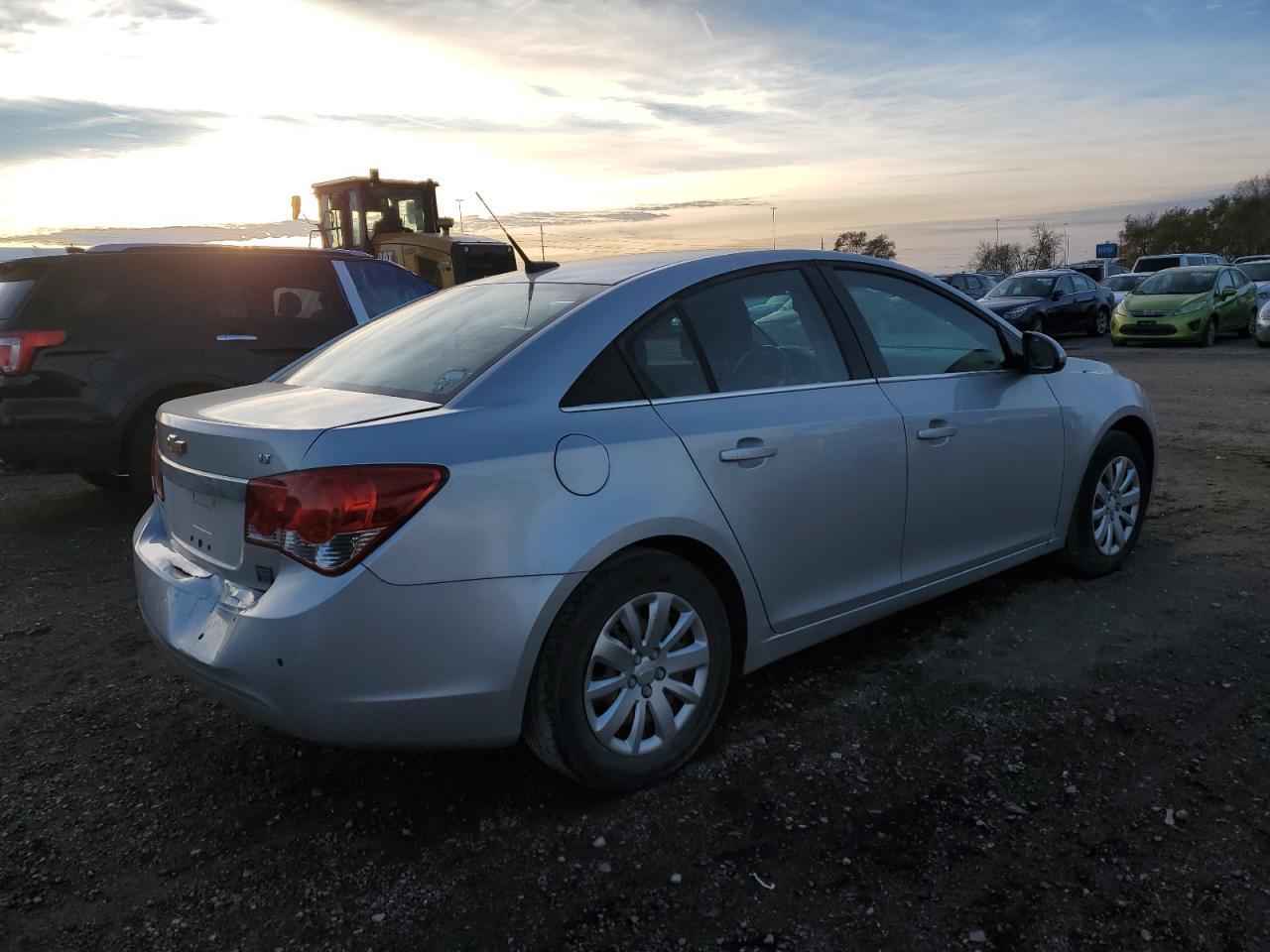 2011 CHEVROLET CRUZE