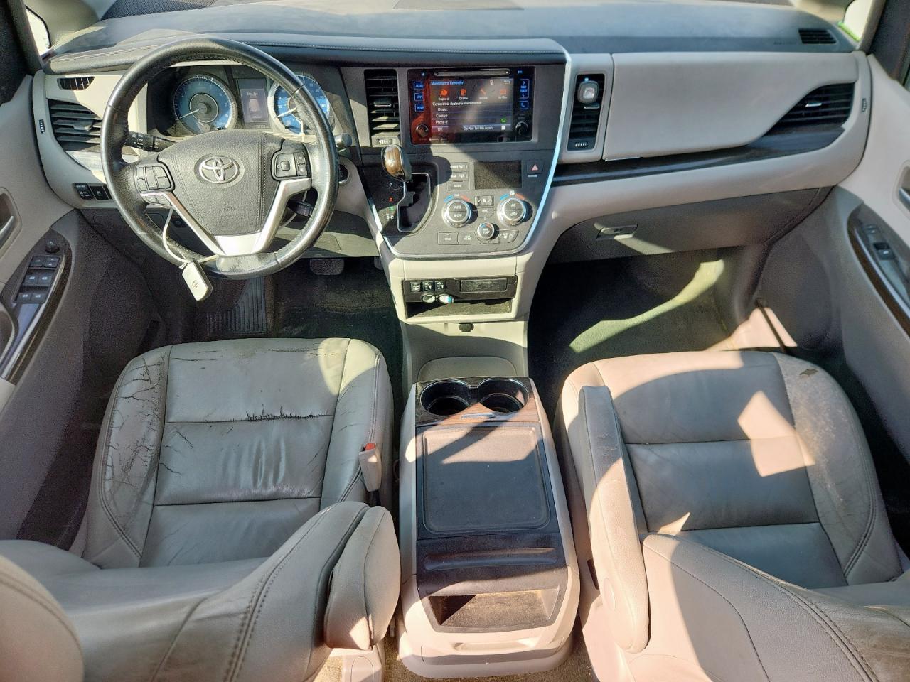 2016 TOYOTA SIENNA