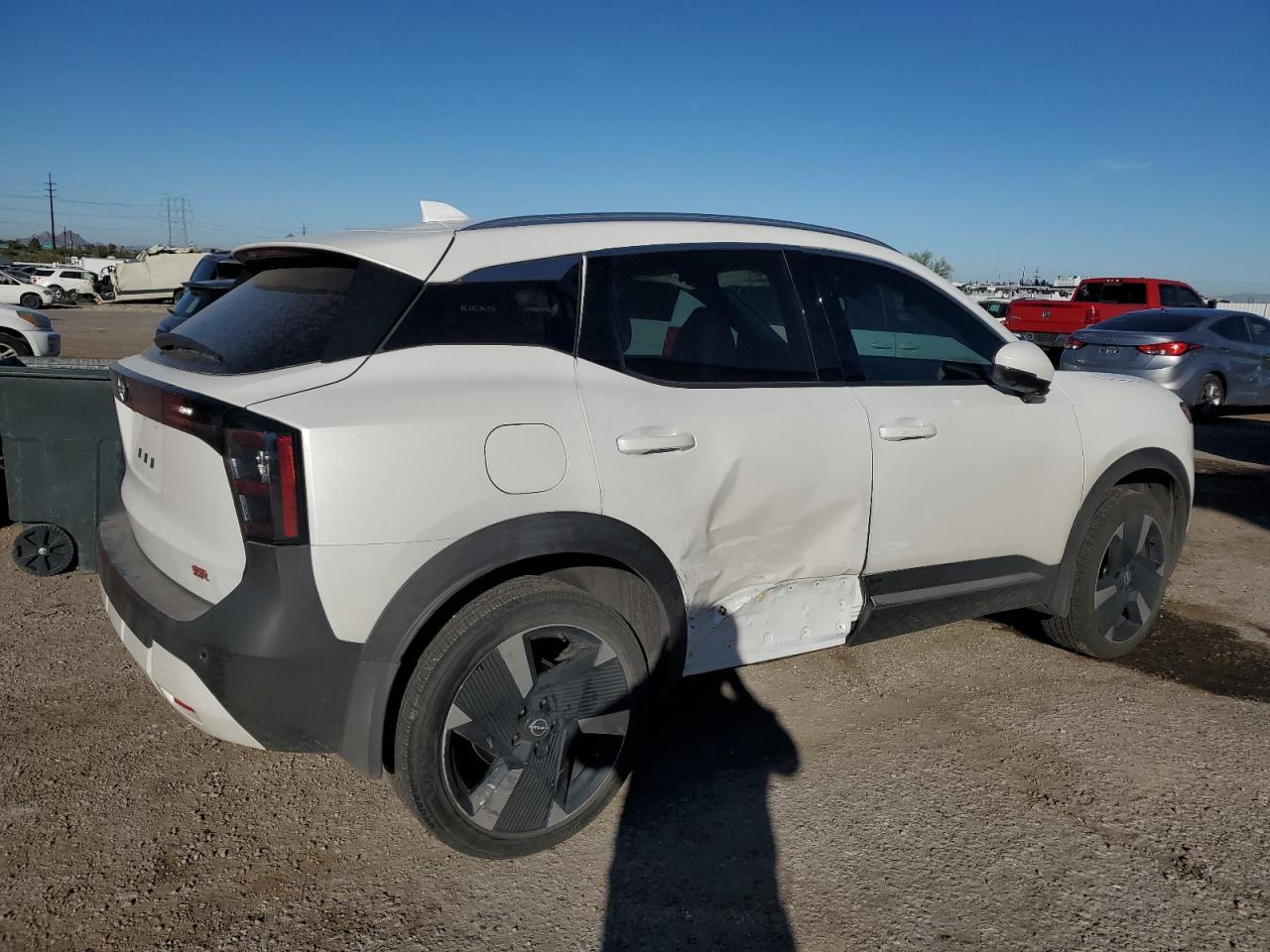 2025 NISSAN KICKS