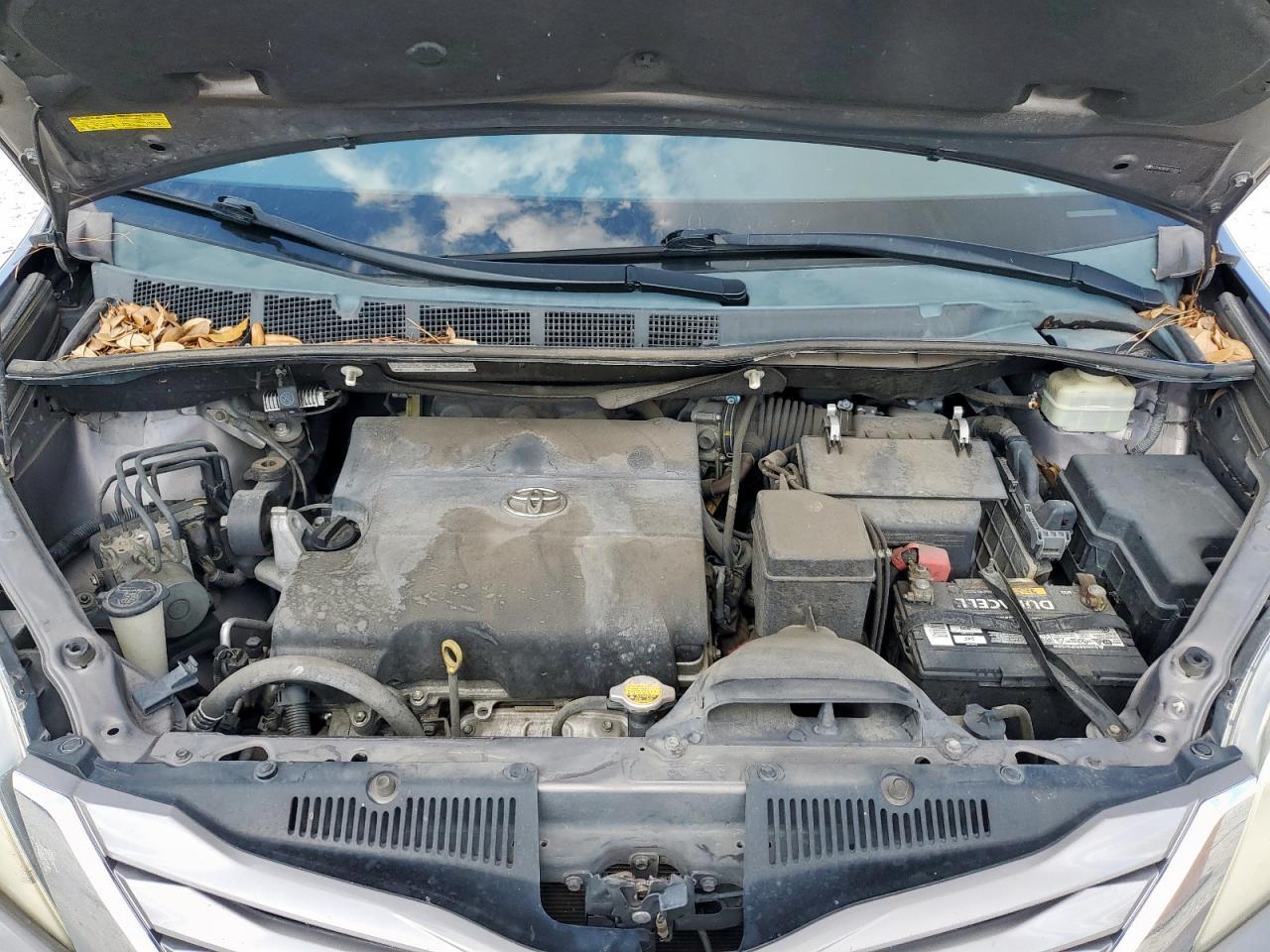 2015 TOYOTA SIENNA