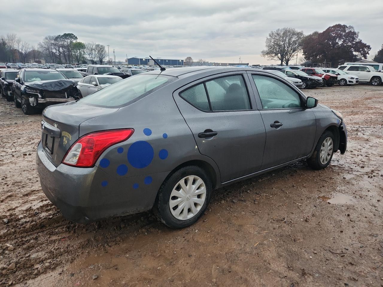 2017 NISSAN VERSA